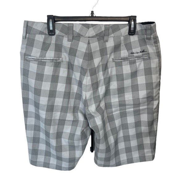 Travis Mathew Golf Shorts Gray Plaid Size 36 - Picture 3 of 3